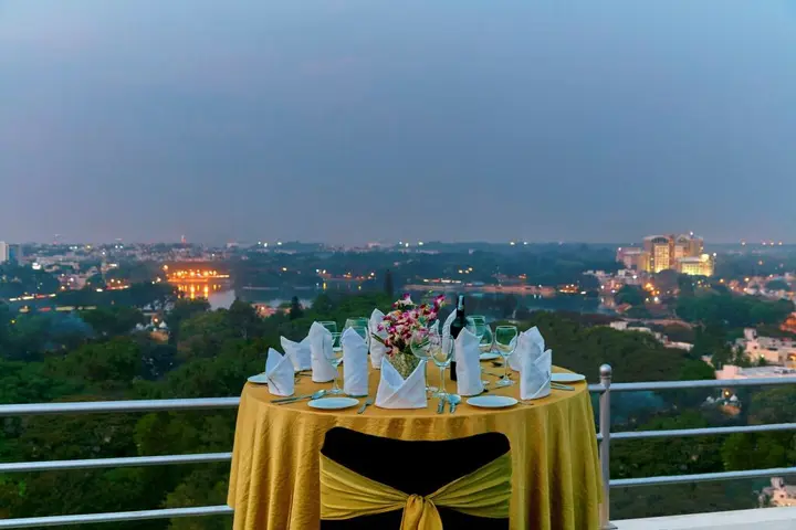 Бангалор: Royal Orchid Central Bangalore, MG Road