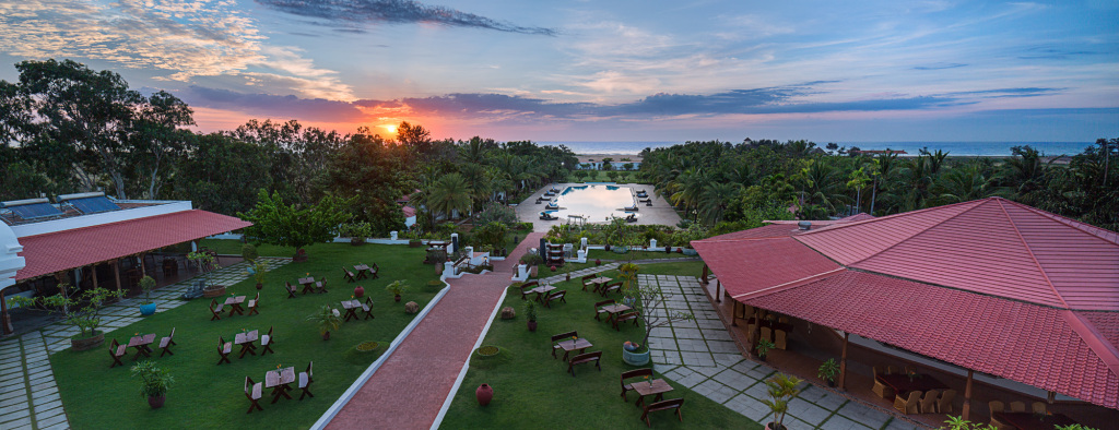 Отель Chariot Beach Resorts — фото 1