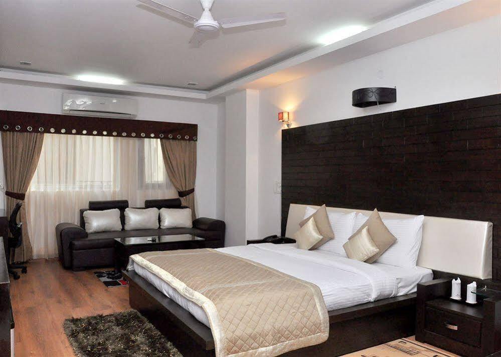 Нью-Дели: Dwarka Palace