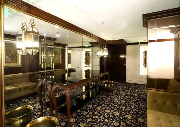 Мумбаи: The Ambassador, Mumbai