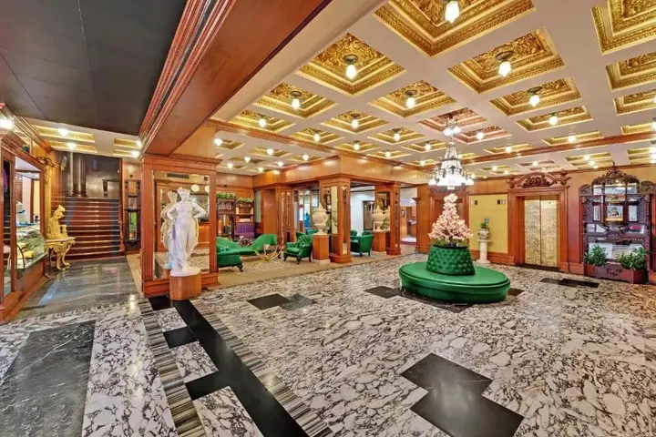 Мумбаи: The Ambassador, Mumbai