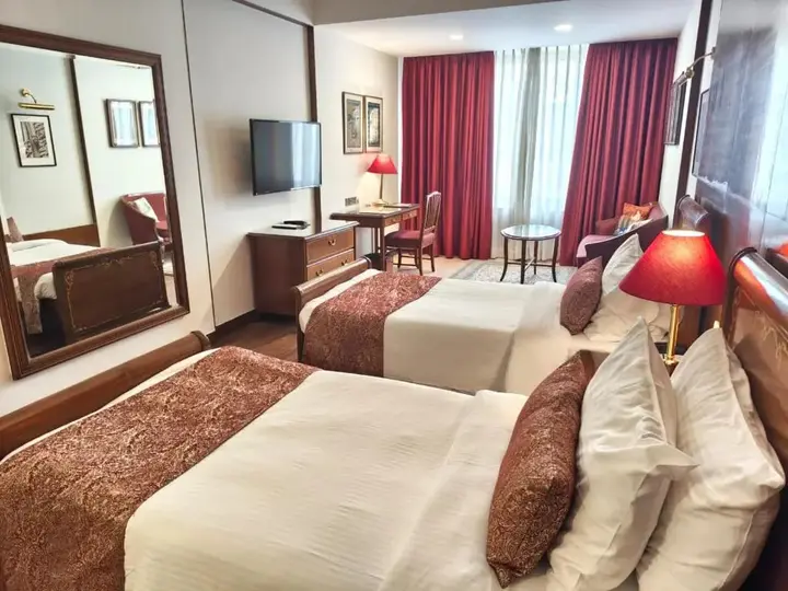 Мумбаи: The Ambassador, Mumbai