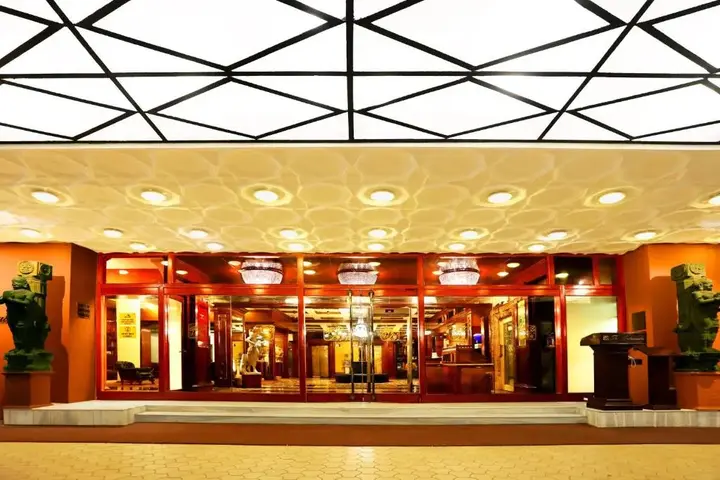 Мумбаи: The Ambassador, Mumbai