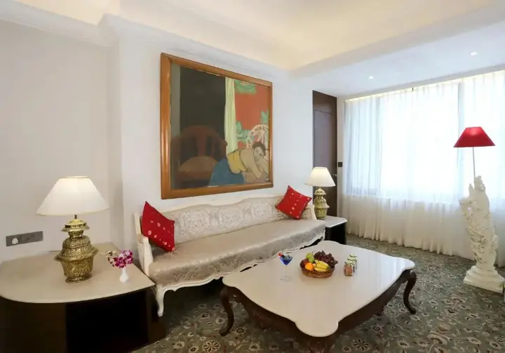 Мумбаи: The Ambassador, Mumbai