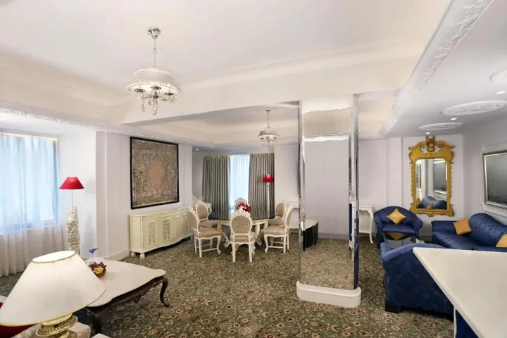 Мумбаи: The Ambassador, Mumbai