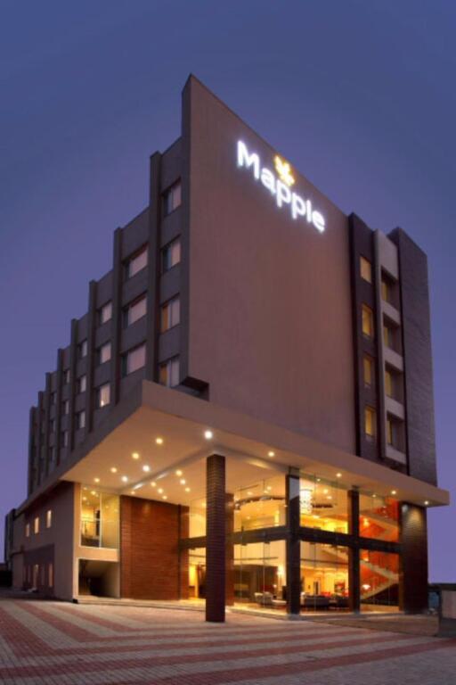 Пуна: Mapple Adhwryou Pune