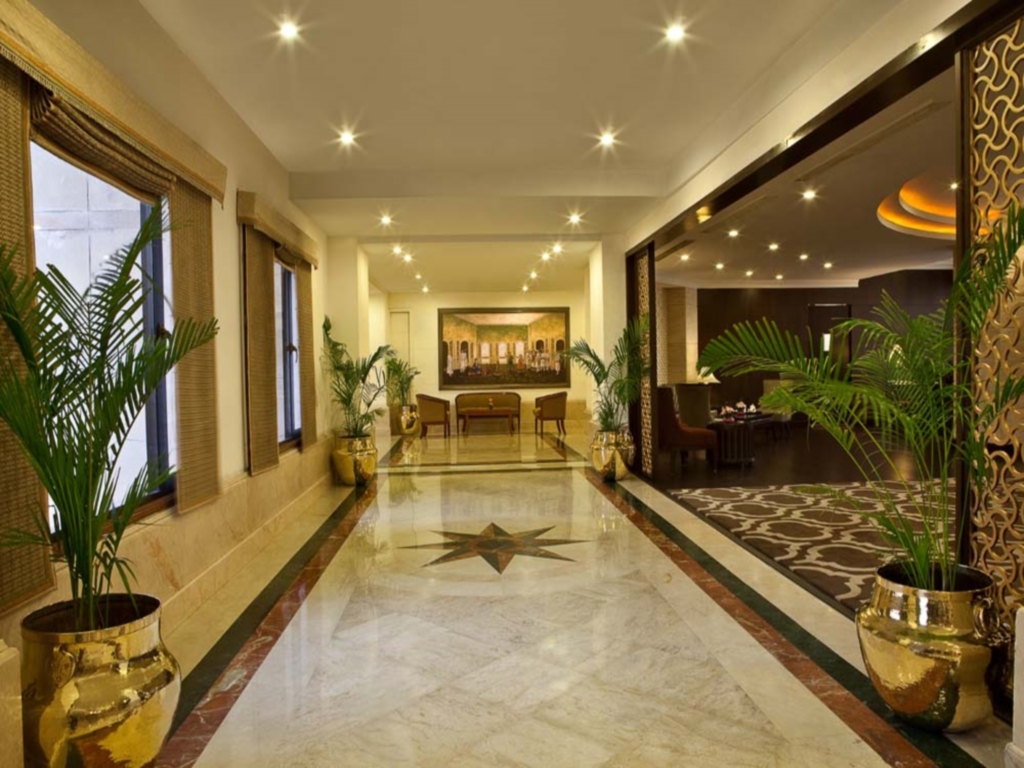 Гуруграм: The Bristol Hotel