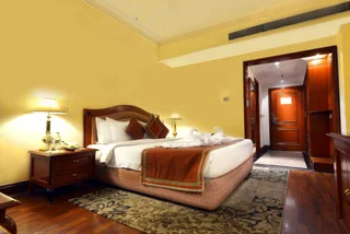 Гуруграм: The Bristol Hotel