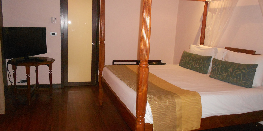 Кандолим: O Hotel Goa, Candolim Beach