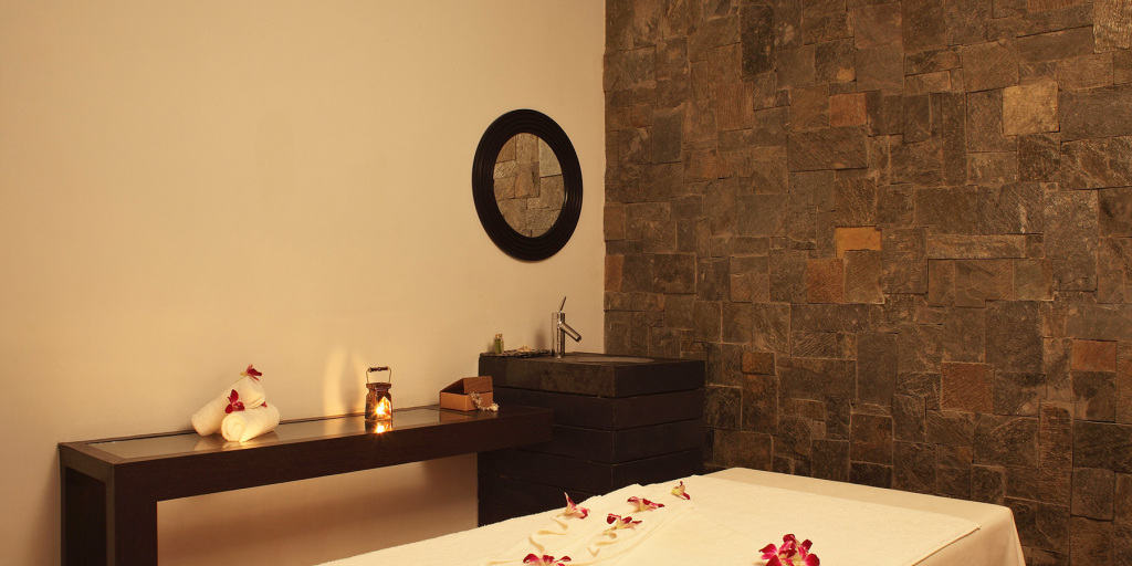 Кандолим: O Hotel Goa, Candolim Beach