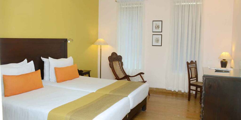 Кандолим: O Hotel Goa, Candolim Beach