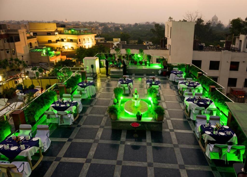 Агра: Hotel Taj Resorts