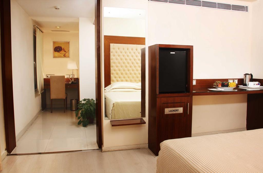 Бангалор: The Chevron Hotel