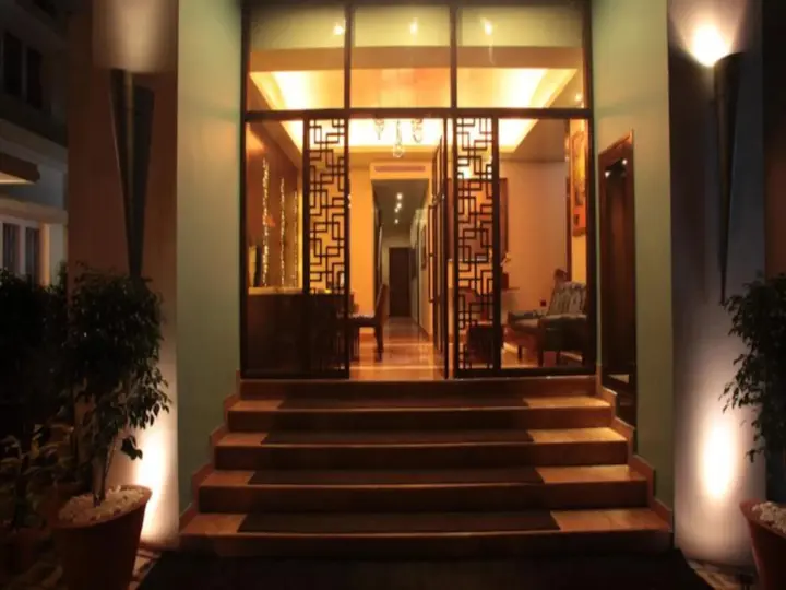 Бангалор: juSTa MG Road Hotel