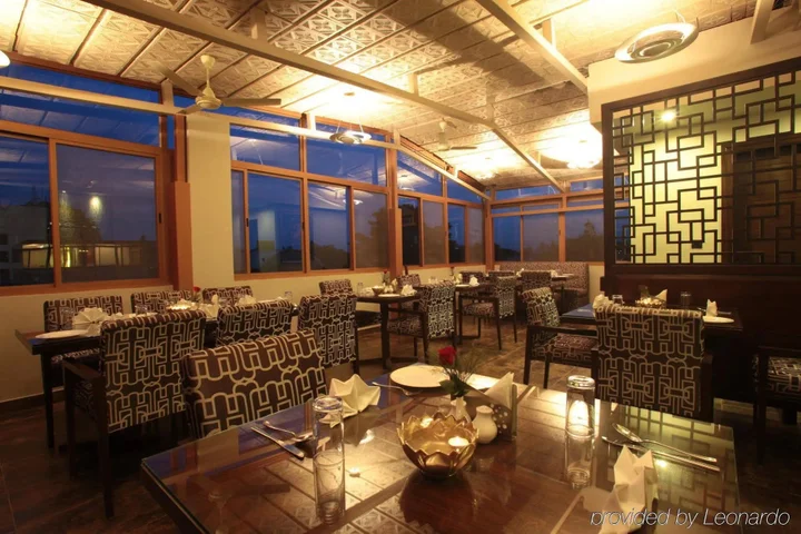 Бангалор: juSTa MG Road Hotel