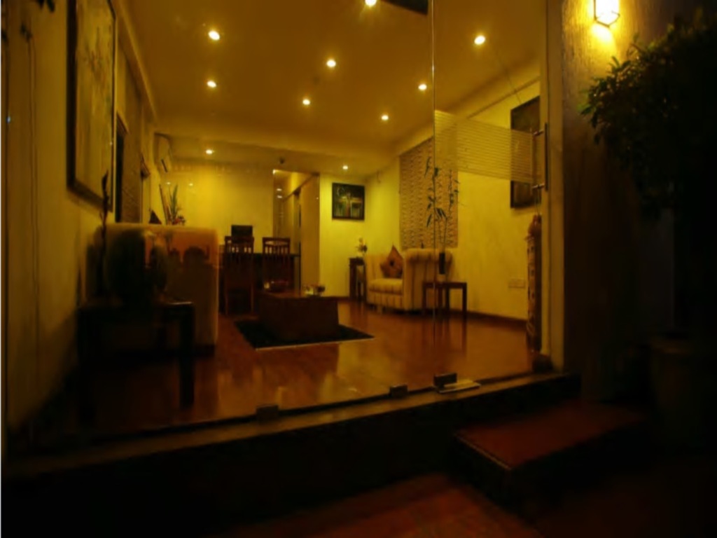 Бангалор: jüSTa Off MG Road