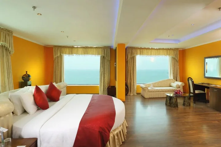 Коллам: The Quilon Beach Hotel and Convention Center