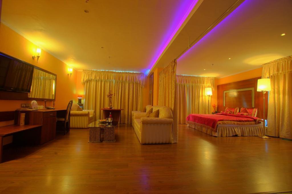 Коллам: The Quilon Beach Hotel and Convention Center