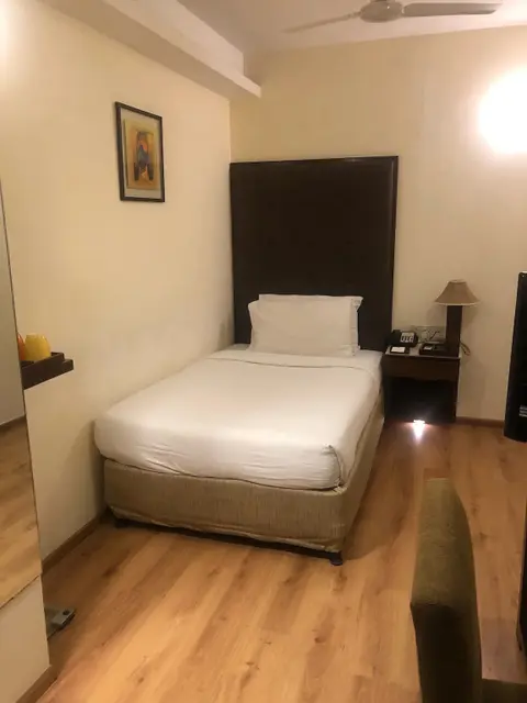 Мумбаи: The Shalimar Hotel