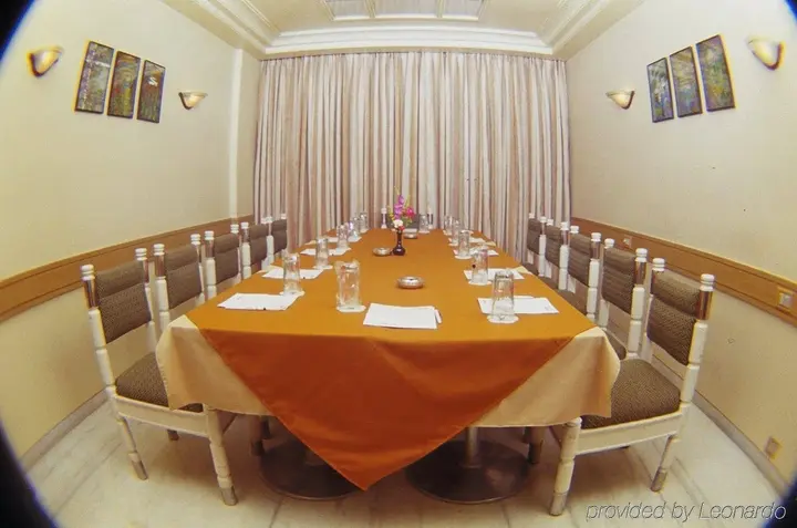 Мумбаи: Hotel Midland - Hostel