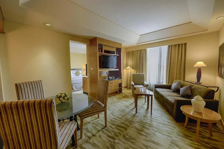 Нью-Дели: The Grand New Delhi