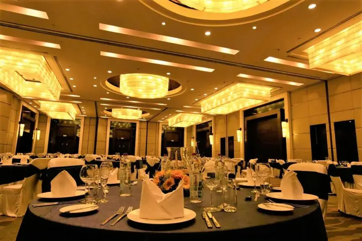Нью-Дели: The Grand New Delhi