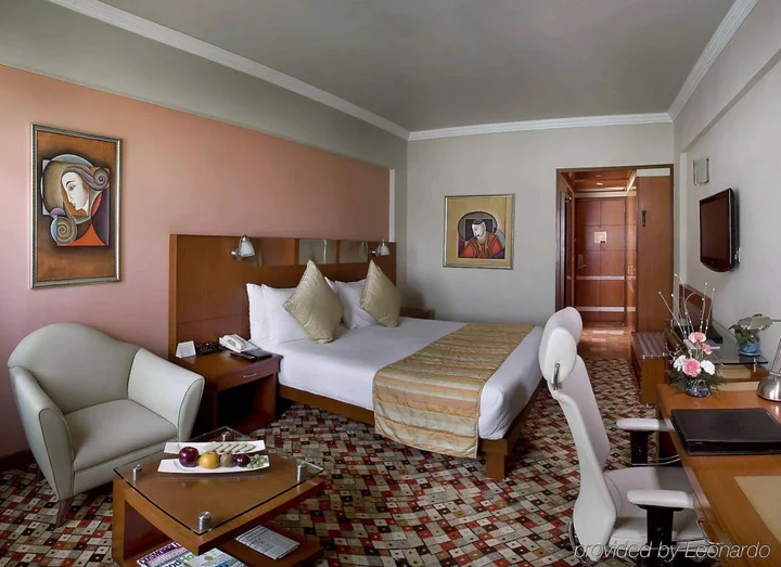Нью-Дели: The Suryaa New Delhi