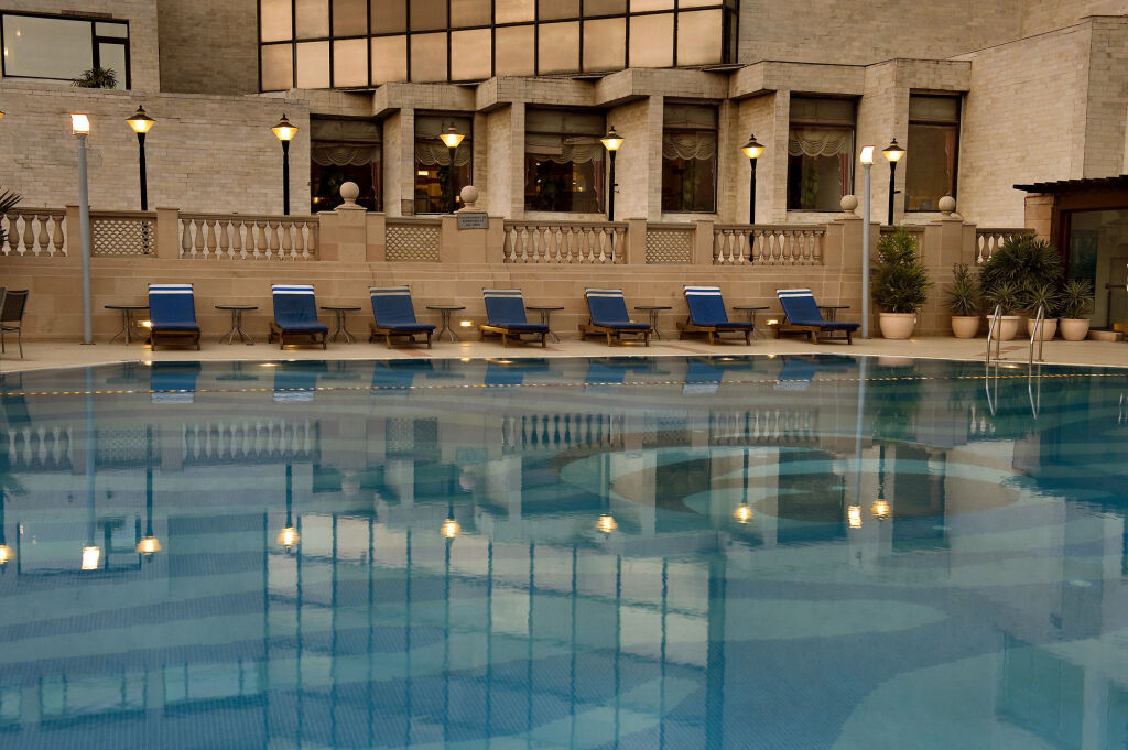 Нью-Дели: The Suryaa New Delhi