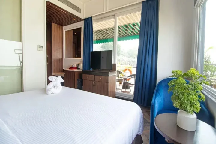 Колката: Polo Floatel Kolkata