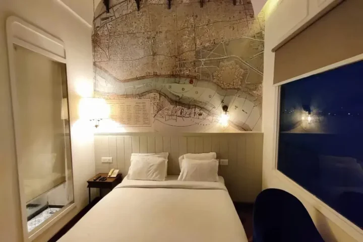 Колката: Polo Floatel Kolkata