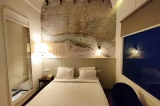 Колката: Polo Floatel Kolkata