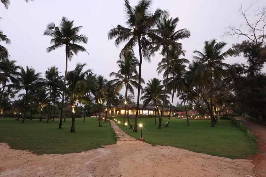 Varca Palms Beach Resort — фото 3