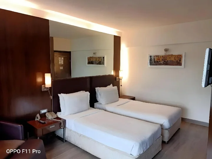 Пуна: St Laurn Koregaon Park Pune