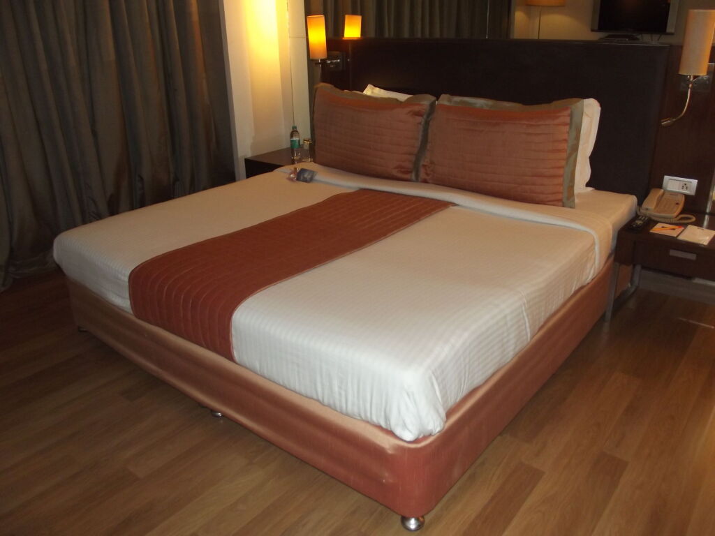 Пуна: St Laurn Koregaon Park Pune