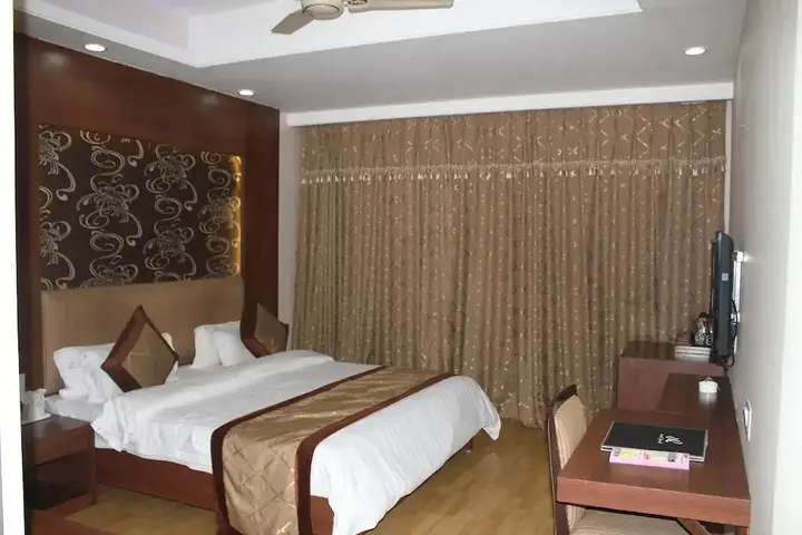 Bilaspur: Hotel East Park