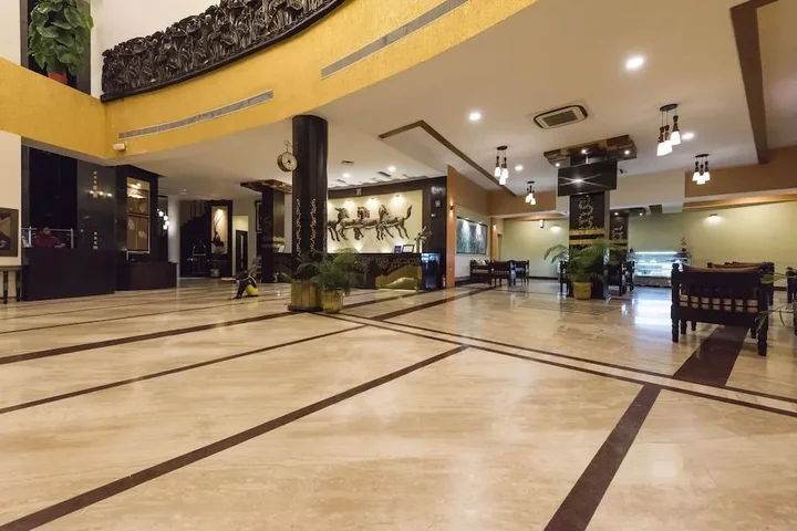 Bilaspur: Hotel East Park