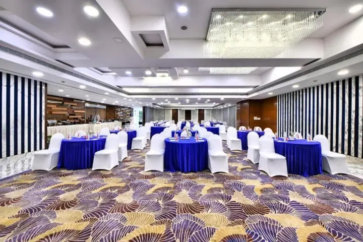 Ахмедабад: The Fern Residency Ahmedabad, Subhash Bridge, Series by Marriott