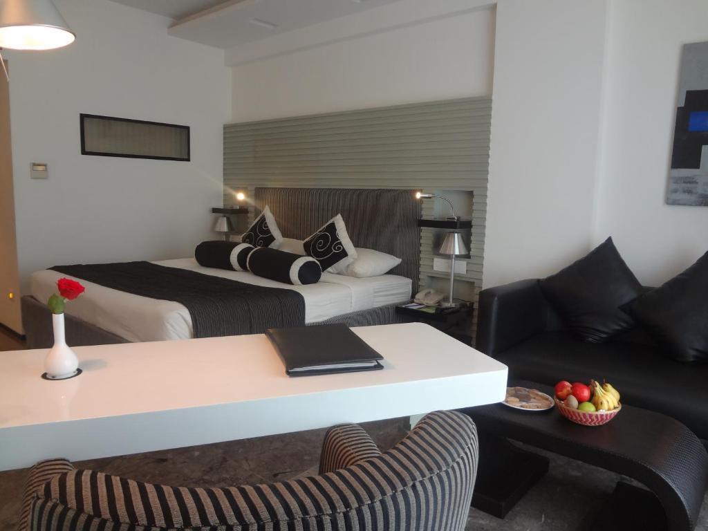 Ахмедабад: The Fern Residency Ahmedabad, Subhash Bridge, Series by Marriott