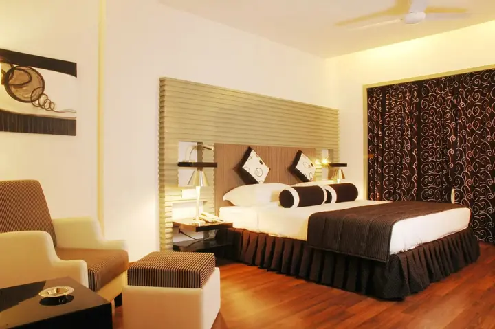 Ахмедабад: The Fern Residency Ahmedabad, Subhash Bridge, Series by Marriott