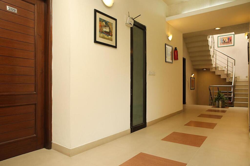 Гуруграм: Ahuja Residency, Dlf Phase II