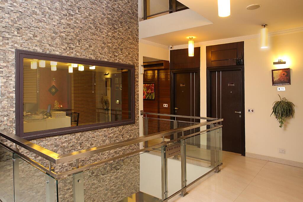 Ahuja Residency, Dlf Phase II — фото 2