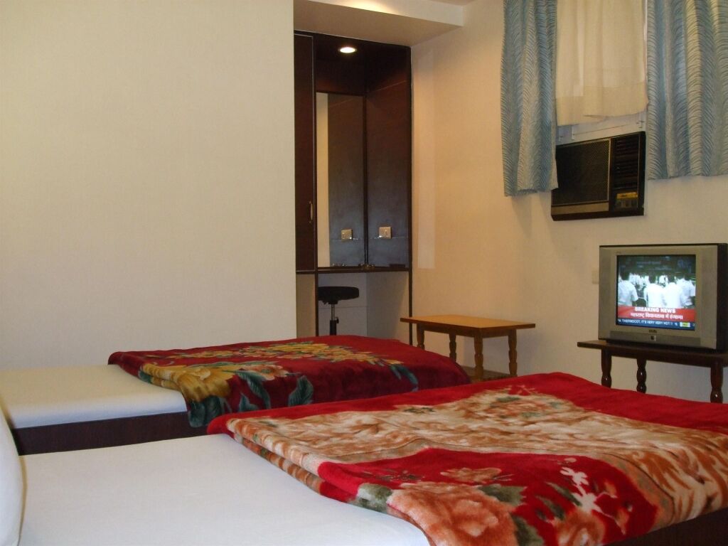 Лудхиана: Hotel Samrat