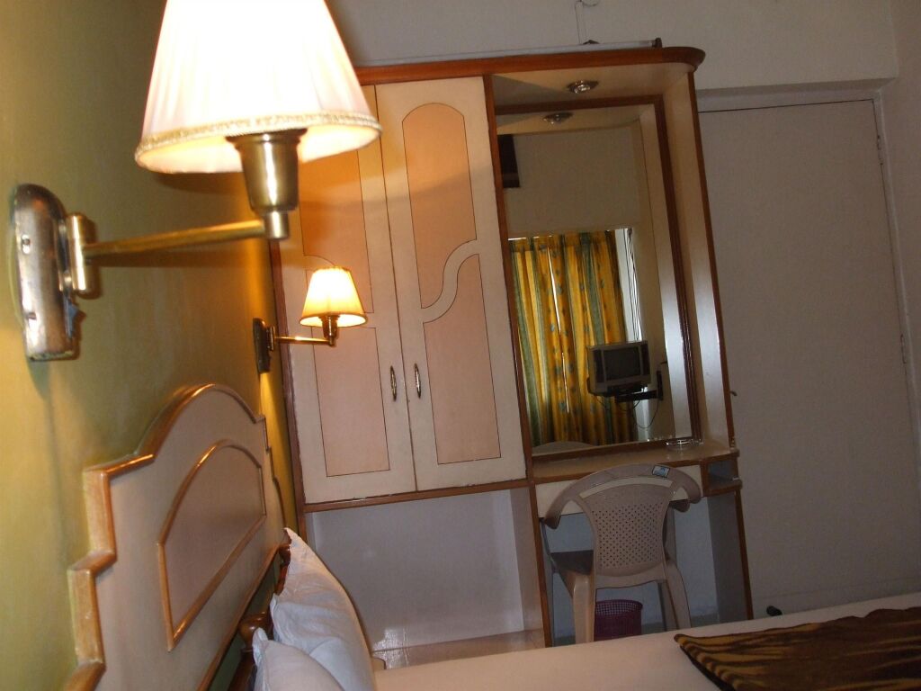 Лудхиана: Hotel Samrat