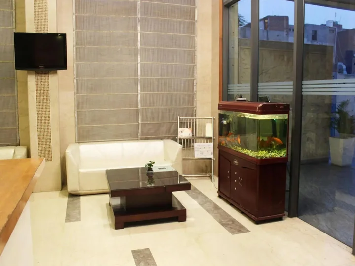 Фаридабад: K Hotel
