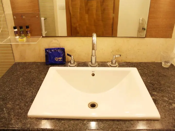 Фаридабад: K Hotel