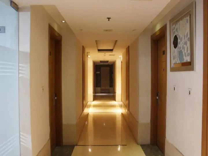 Фаридабад: K Hotel