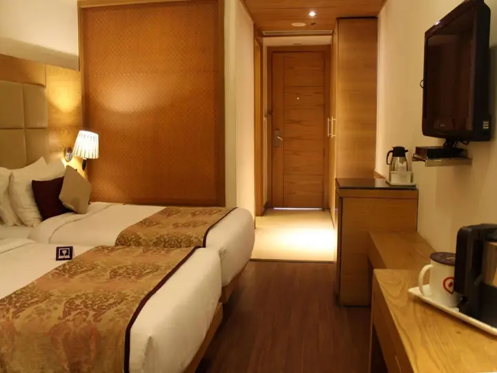 Фаридабад: K Hotel