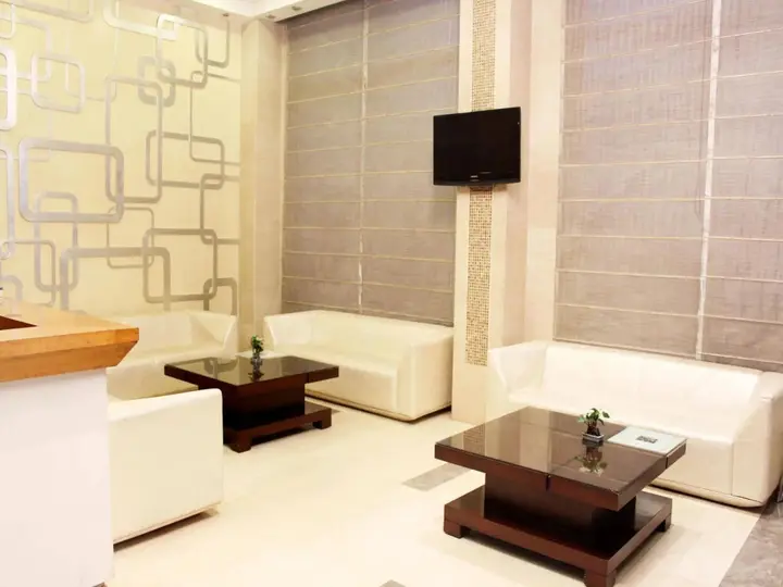 Фаридабад: K Hotel