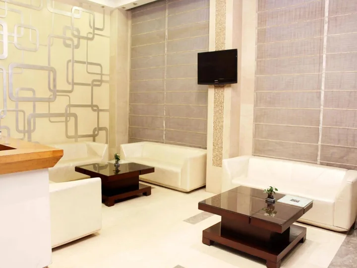 Фаридабад: K Hotel
