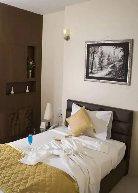Нойда: Hotel Golf View